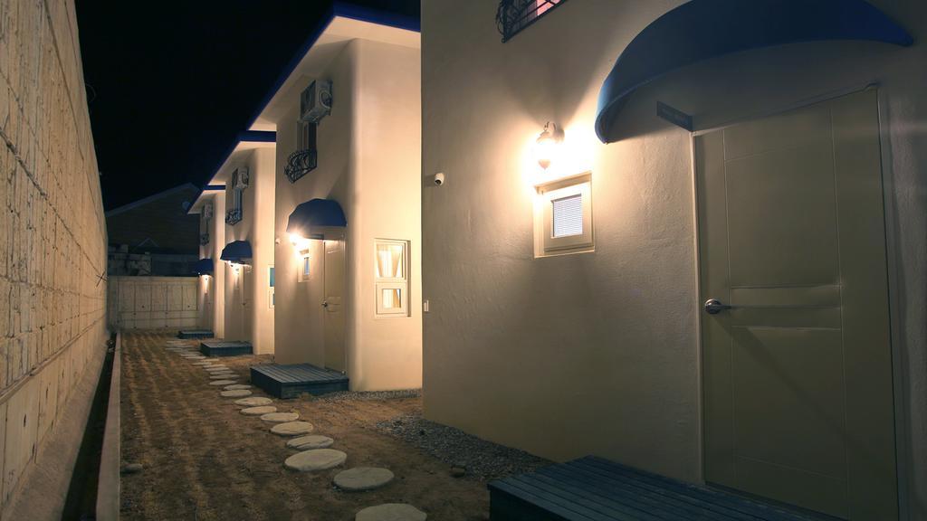 Blue & White Pension Namhae Esterno foto