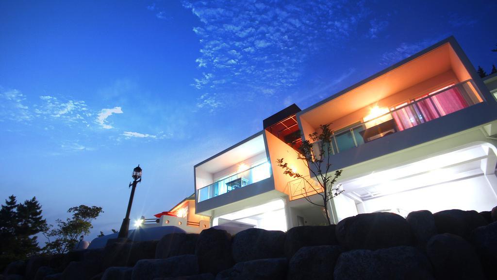 Blue & White Pension Namhae Esterno foto