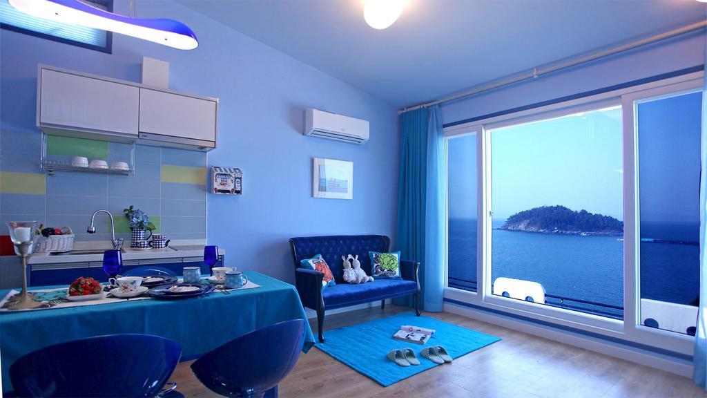 Blue & White Pension Namhae Esterno foto