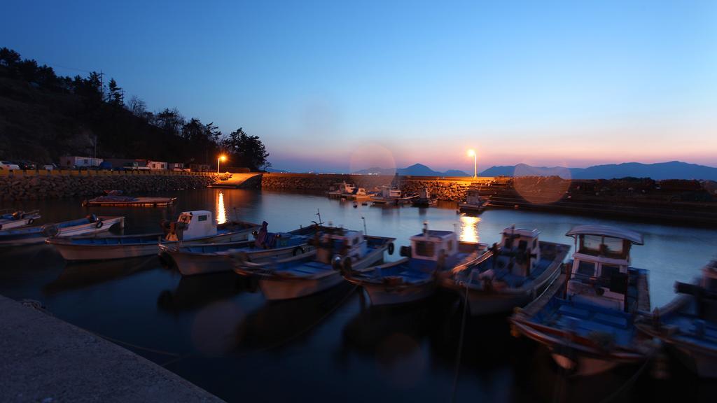 Blue & White Pension Namhae Esterno foto