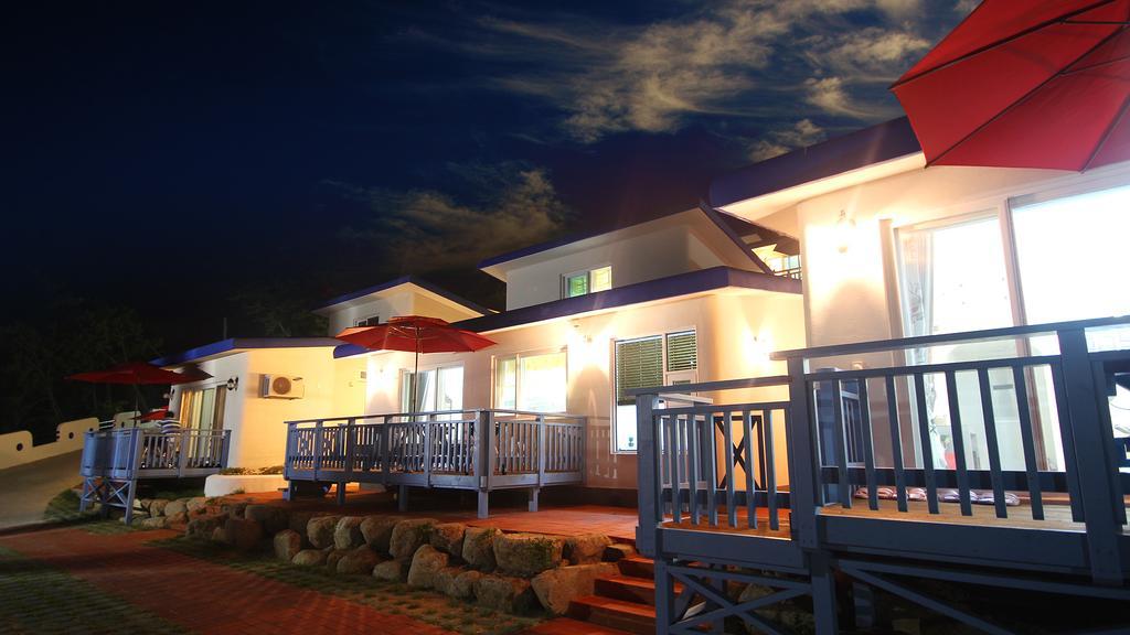 Blue & White Pension Namhae Esterno foto